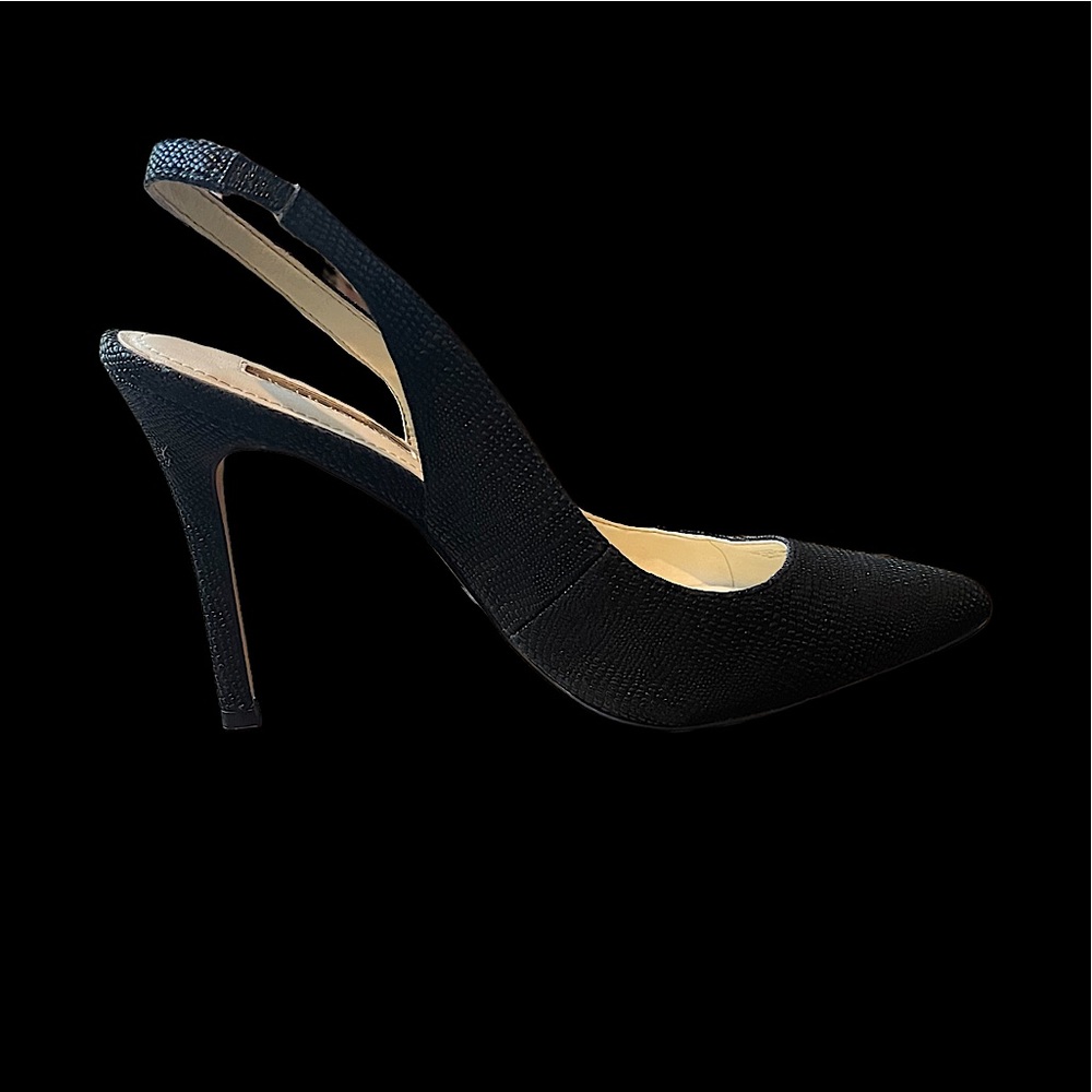 Sexy Black BCBG Slingbacks!
